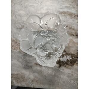 MIKASA Strawberry Delight Crystal - Frosted Leaf Shaped Bowl W/Fruits & Flowers